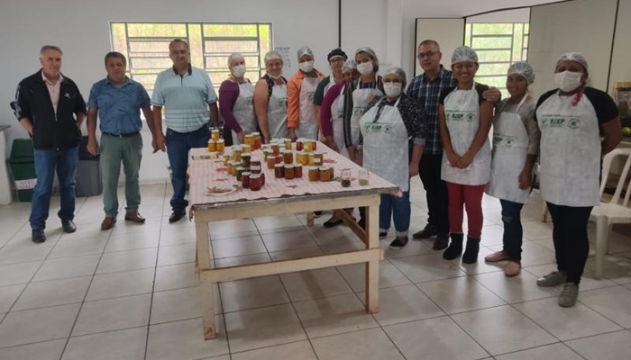 Nova Laranjeiras – Curso de Compotas e Frutas Desidratadas é realizado no município